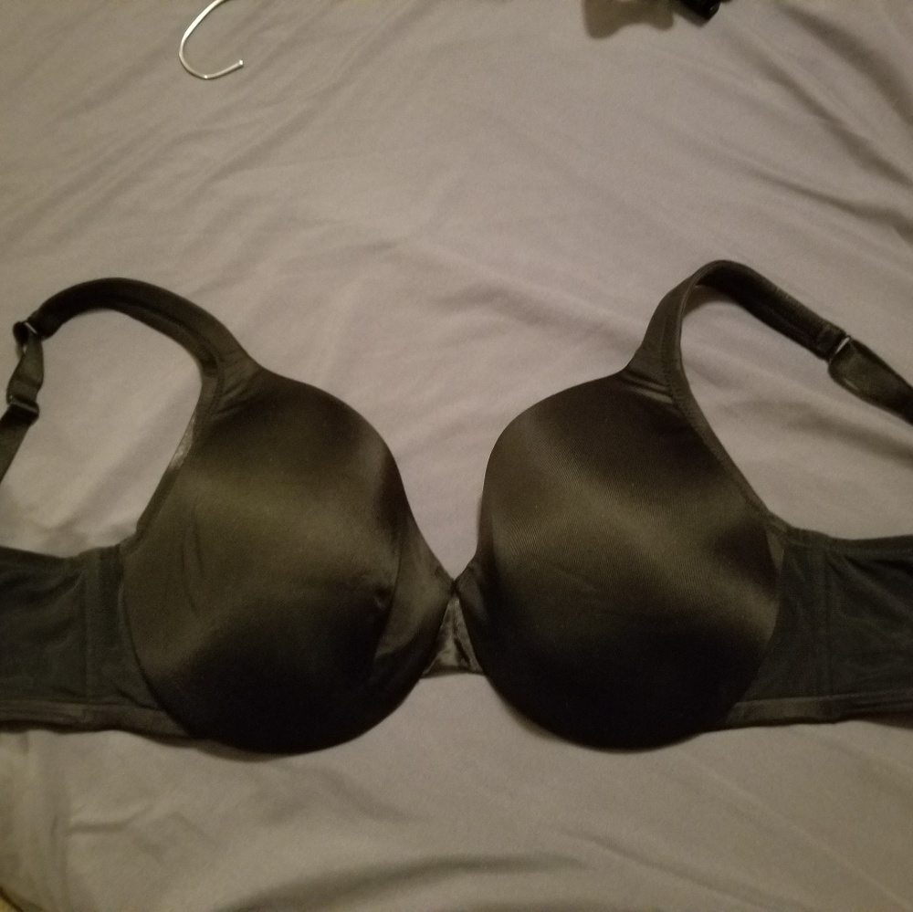 LB Cacique full coverage bra.